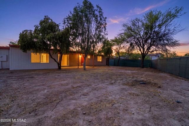 1701 W Calle Acapulco, Tucson, AZ 85713