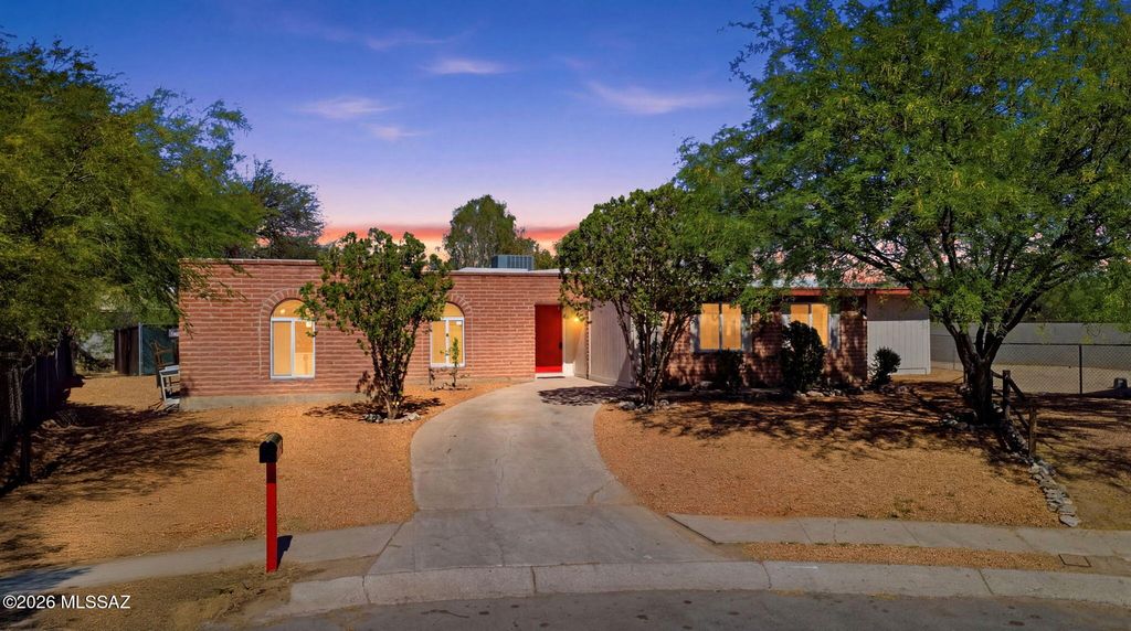 1701 W Calle Acapulco, Tucson, AZ 85713