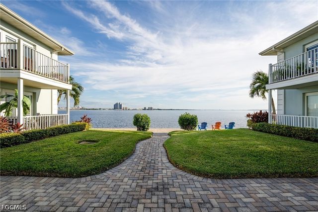 3322 N Key DR 2, North Fort Myers, FL 33903