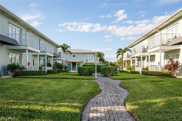 3322 N Key DR 2, North Fort Myers, FL 33903