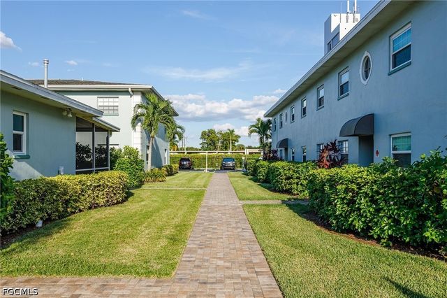 3322 N Key DR 2, North Fort Myers, FL 33903