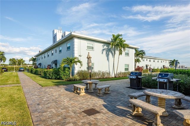 3322 N Key DR 2, North Fort Myers, FL 33903