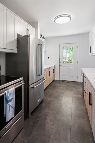 701 E 98th Street, Kansas City, MO 64131