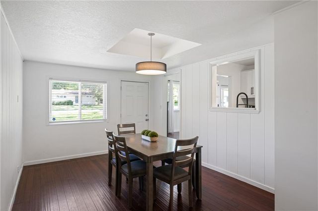 701 E 98th Street, Kansas City, MO 64131