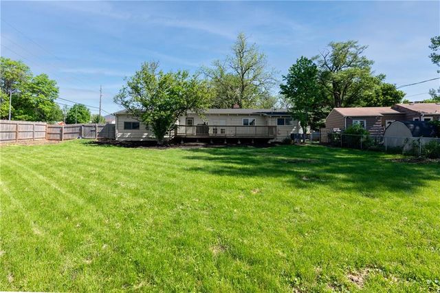 701 E 98th Street, Kansas City, MO 64131