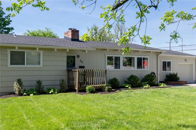 701 E 98th Street, Kansas City, MO 64131