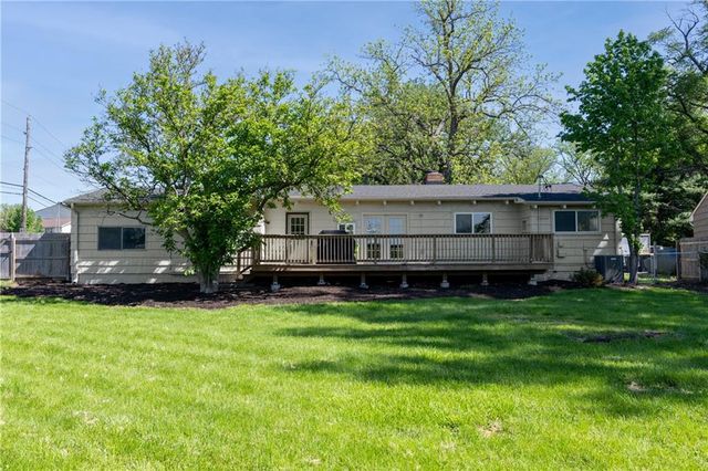 701 E 98th Street, Kansas City, MO 64131