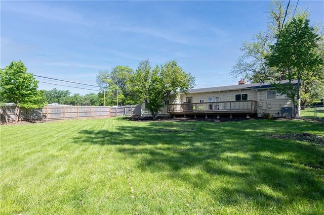 701 E 98th Street, Kansas City, MO 64131