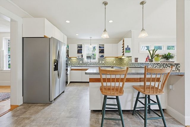 24 Riverside Pl, Walpole, MA 02081
