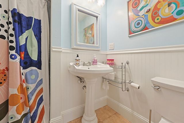 24 Riverside Pl, Walpole, MA 02081