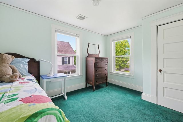 24 Riverside Pl, Walpole, MA 02081