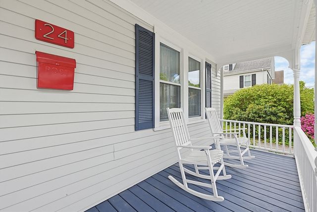 24 Riverside Pl, Walpole, MA 02081