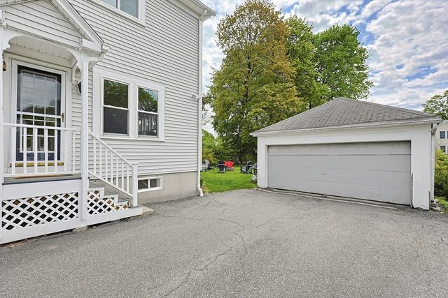 24 Riverside Pl, Walpole, MA 02081