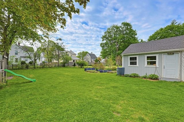 24 Riverside Pl, Walpole, MA 02081