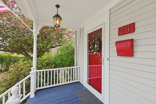 24 Riverside Pl, Walpole, MA 02081