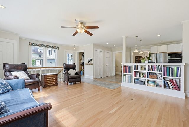 24 Riverside Pl, Walpole, MA 02081