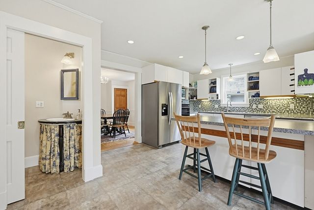 24 Riverside Pl, Walpole, MA 02081