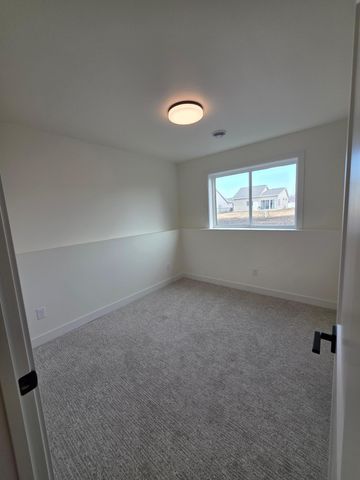 3734 33rd Street S, Moorhead, MN 56560