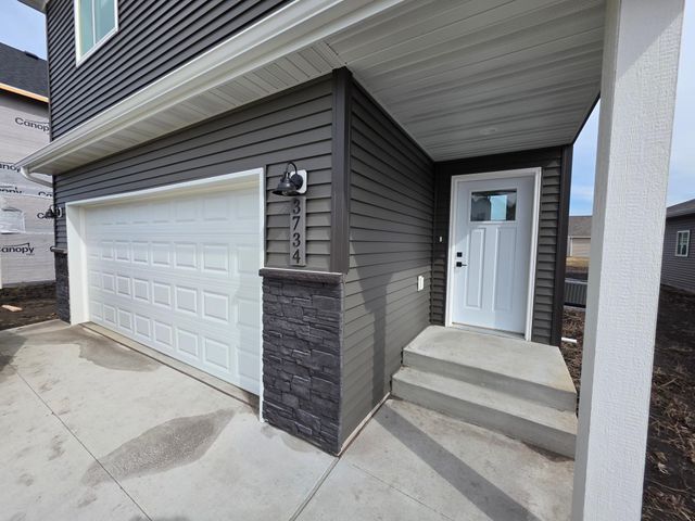 3734 33rd Street S, Moorhead, MN 56560