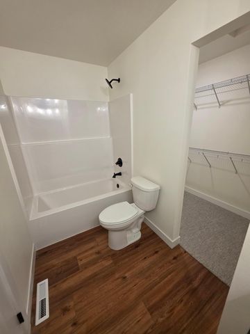 3734 33rd Street S, Moorhead, MN 56560