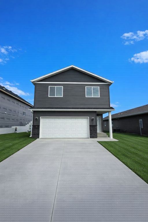 3734 33rd Street S, Moorhead, MN 56560