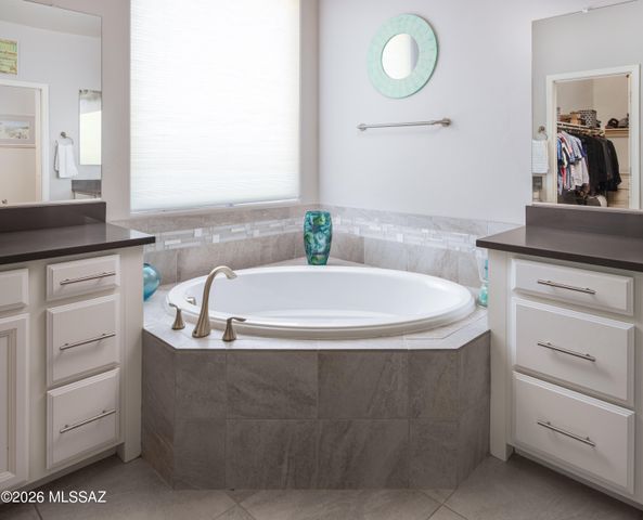 11085 N Hydrus Avenue, Oro Valley, AZ 85742