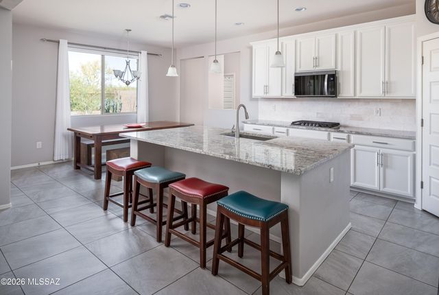 11085 N Hydrus Avenue, Oro Valley, AZ 85742