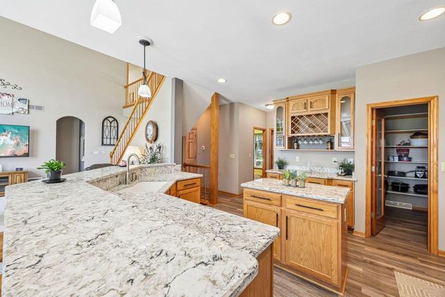 238 E Redding CIRCLE, Belgium, WI 53004