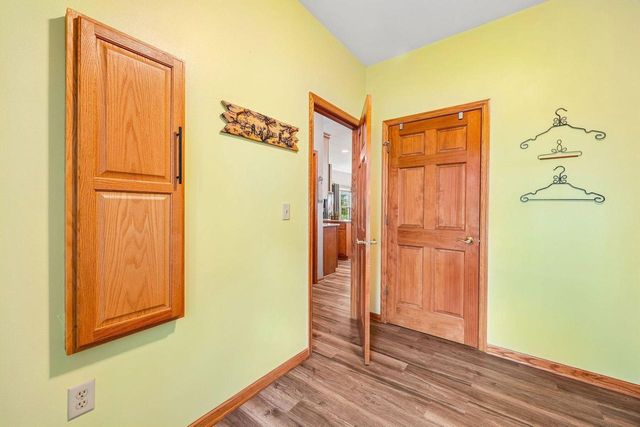 238 E Redding CIRCLE, Belgium, WI 53004