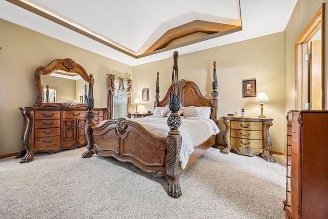 238 E Redding CIRCLE, Belgium, WI 53004