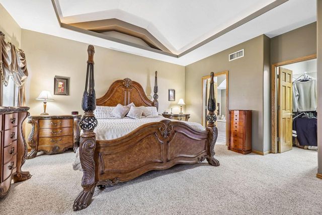 238 E Redding CIRCLE, Belgium, WI 53004