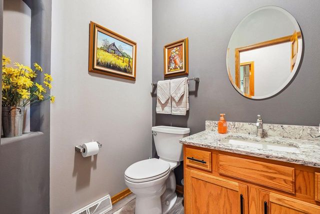 238 E Redding CIRCLE, Belgium, WI 53004