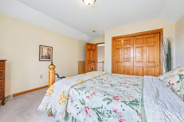 238 E Redding CIRCLE, Belgium, WI 53004