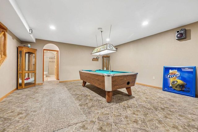 238 E Redding CIRCLE, Belgium, WI 53004