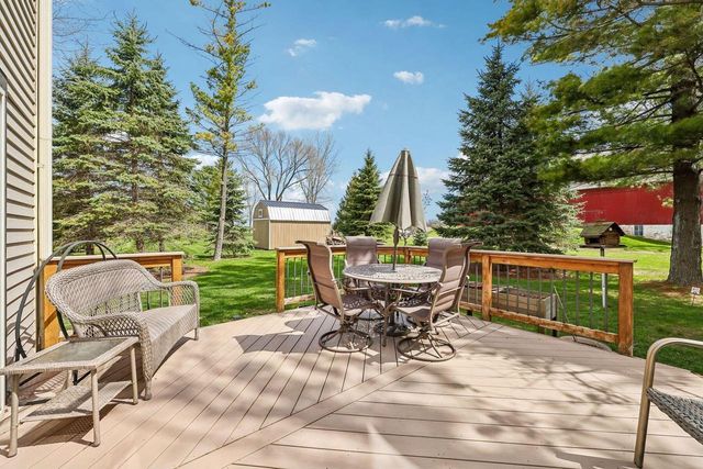 238 E Redding CIRCLE, Belgium, WI 53004