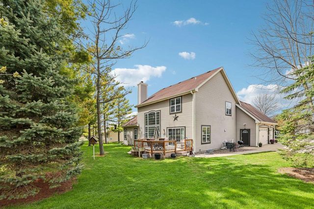238 E Redding CIRCLE, Belgium, WI 53004
