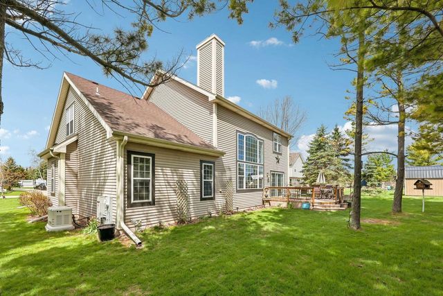 238 E Redding CIRCLE, Belgium, WI 53004