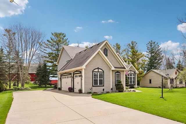 238 E Redding CIRCLE, Belgium, WI 53004