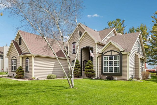 238 E Redding CIRCLE, Belgium, WI 53004