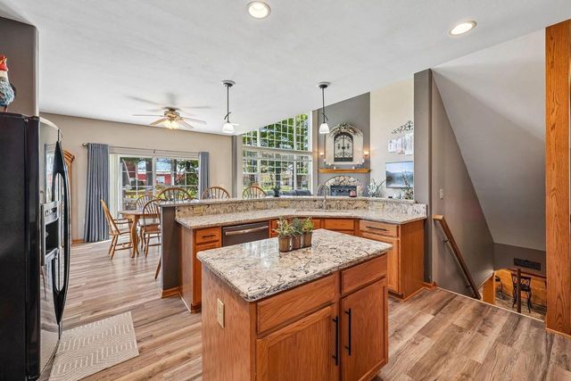 238 E Redding CIRCLE, Belgium, WI 53004