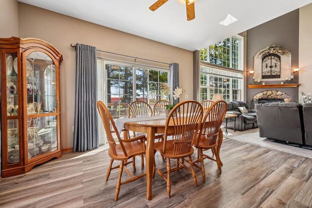 238 E Redding CIRCLE, Belgium, WI 53004
