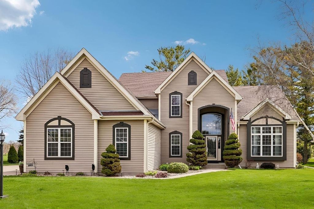 238 E Redding CIRCLE, Belgium, WI 53004