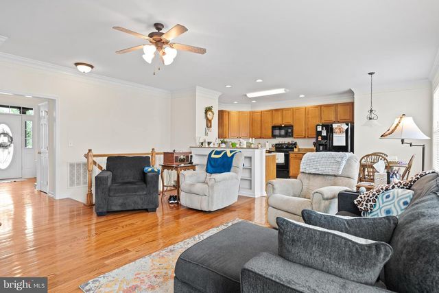 122 BALMORAL LN, Martinsburg, WV 25404