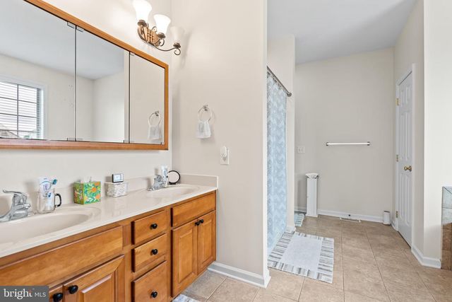 122 BALMORAL LN, Martinsburg, WV 25404