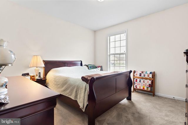 122 BALMORAL LN, Martinsburg, WV 25404