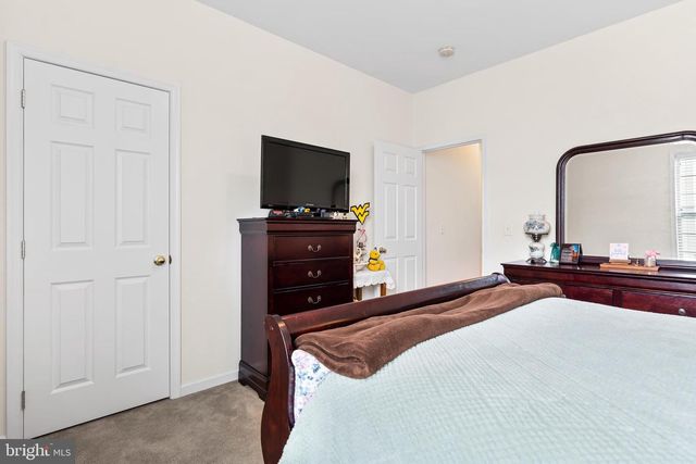 122 BALMORAL LN, Martinsburg, WV 25404