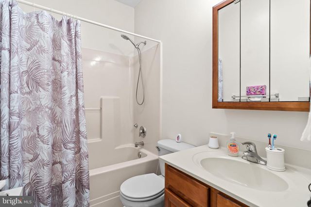 122 BALMORAL LN, Martinsburg, WV 25404