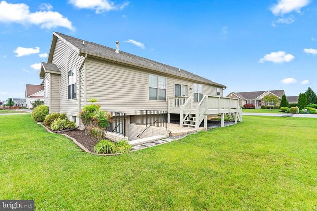 122 BALMORAL LN, Martinsburg, WV 25404