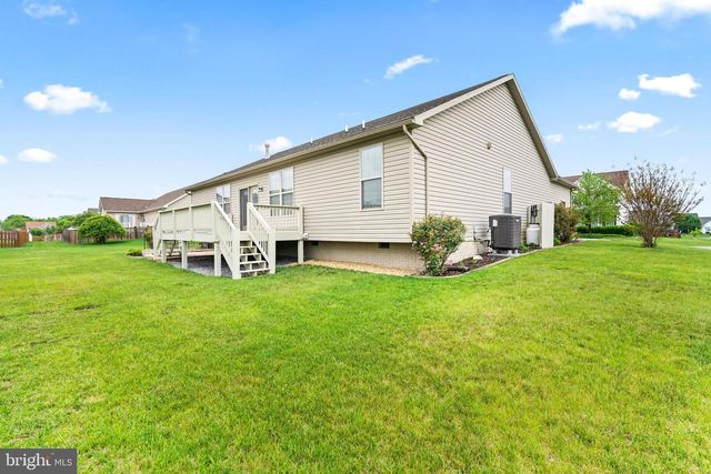 122 BALMORAL LN, Martinsburg, WV 25404