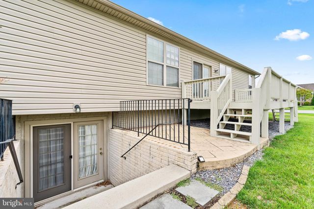 122 BALMORAL LN, Martinsburg, WV 25404
